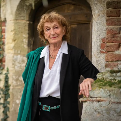 100 People Transforming Business