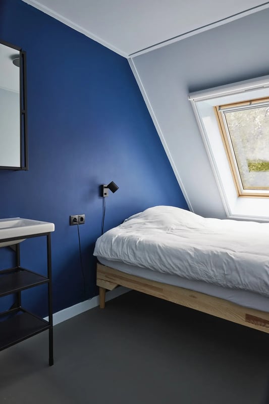 The blue room